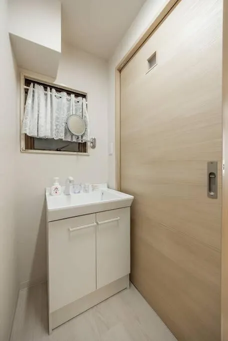 Apartment Newopen! 駅徒歩1分 池袋エリア 60平米最大8名宿泊可能 和風モダン Tokyo