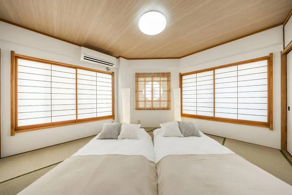 Newopen! 駅徒歩1分 池袋エリア 60平米最大8名宿泊可能 和風モダン contacts